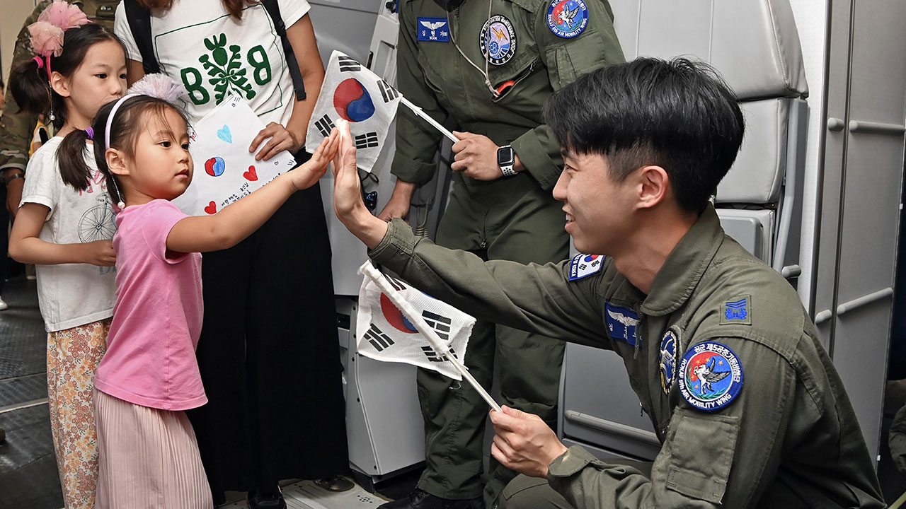 레바논 체류 재외국민 97명 수송기타고 귀국 예정