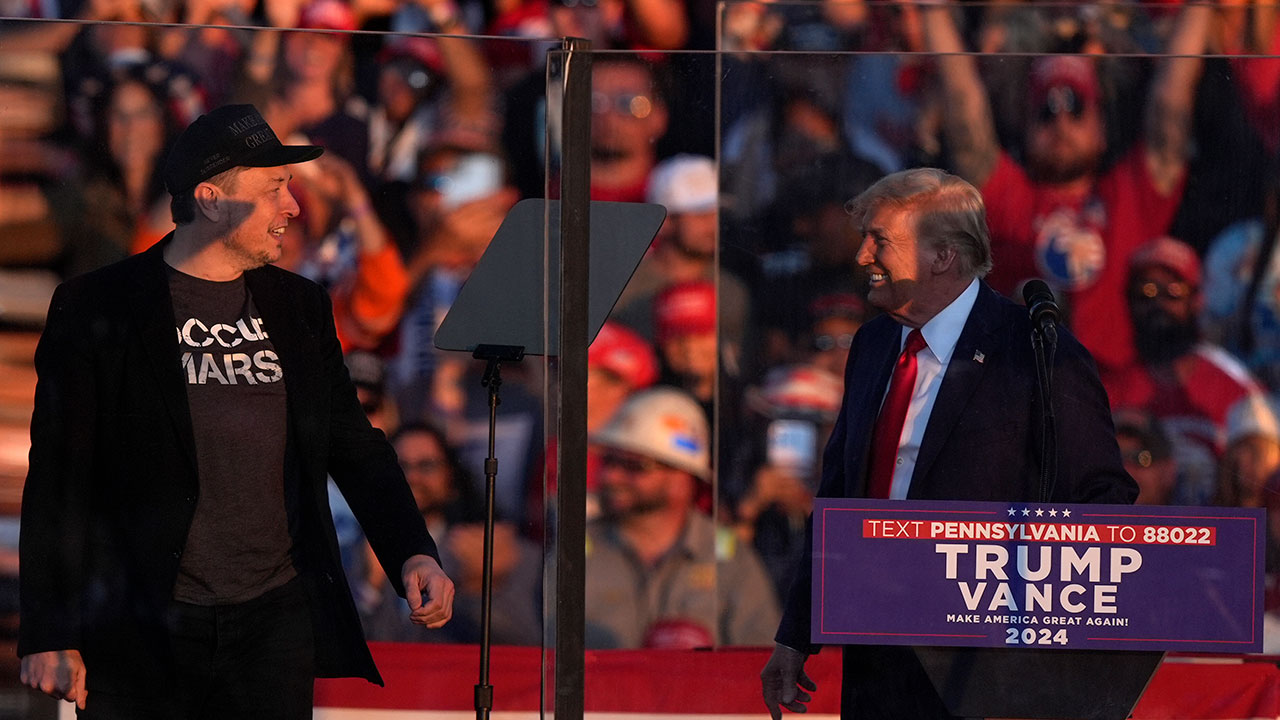 트럼프 옆에 선 머스크‥처음 찬조연설 나서