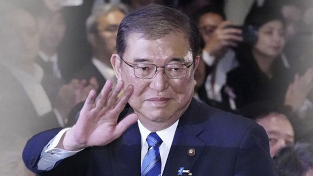 "이시바 총리, 야스쿠니 참배 보류‥참배 의원들도 연기"