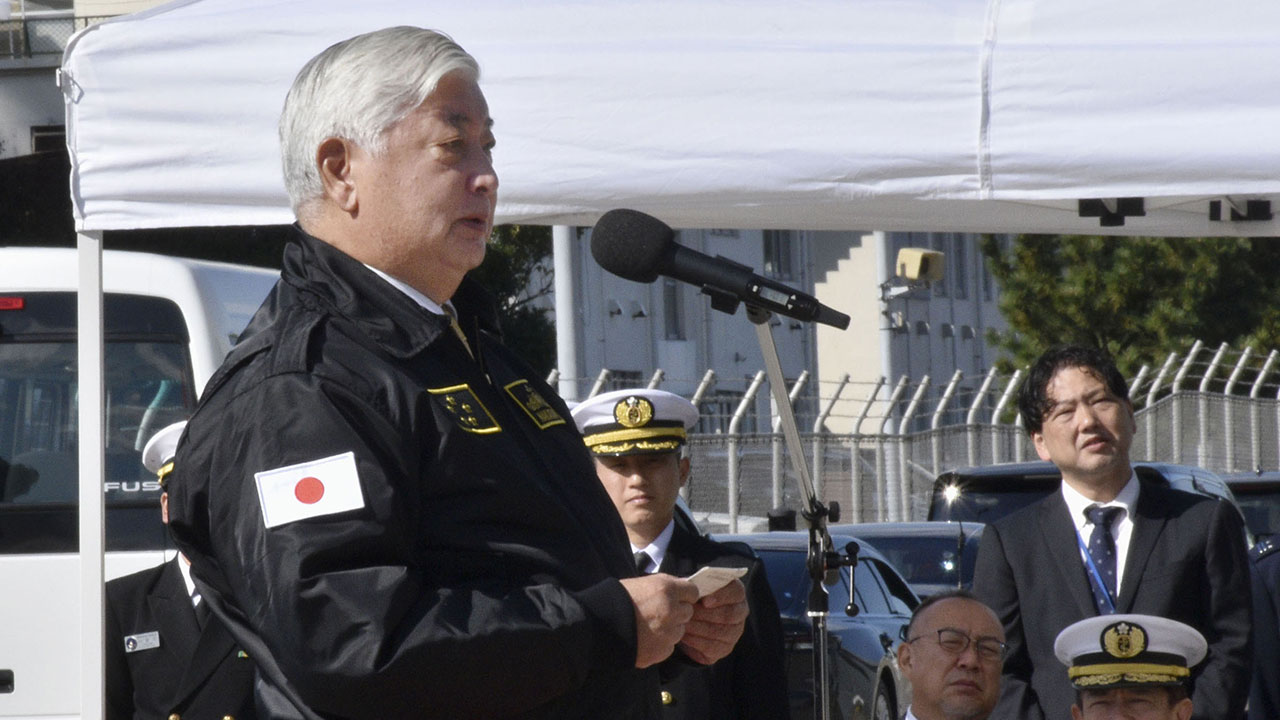 일본 방위상, 한국 해군 함정 첫 승선‥"한일 협력 중요성 커져"