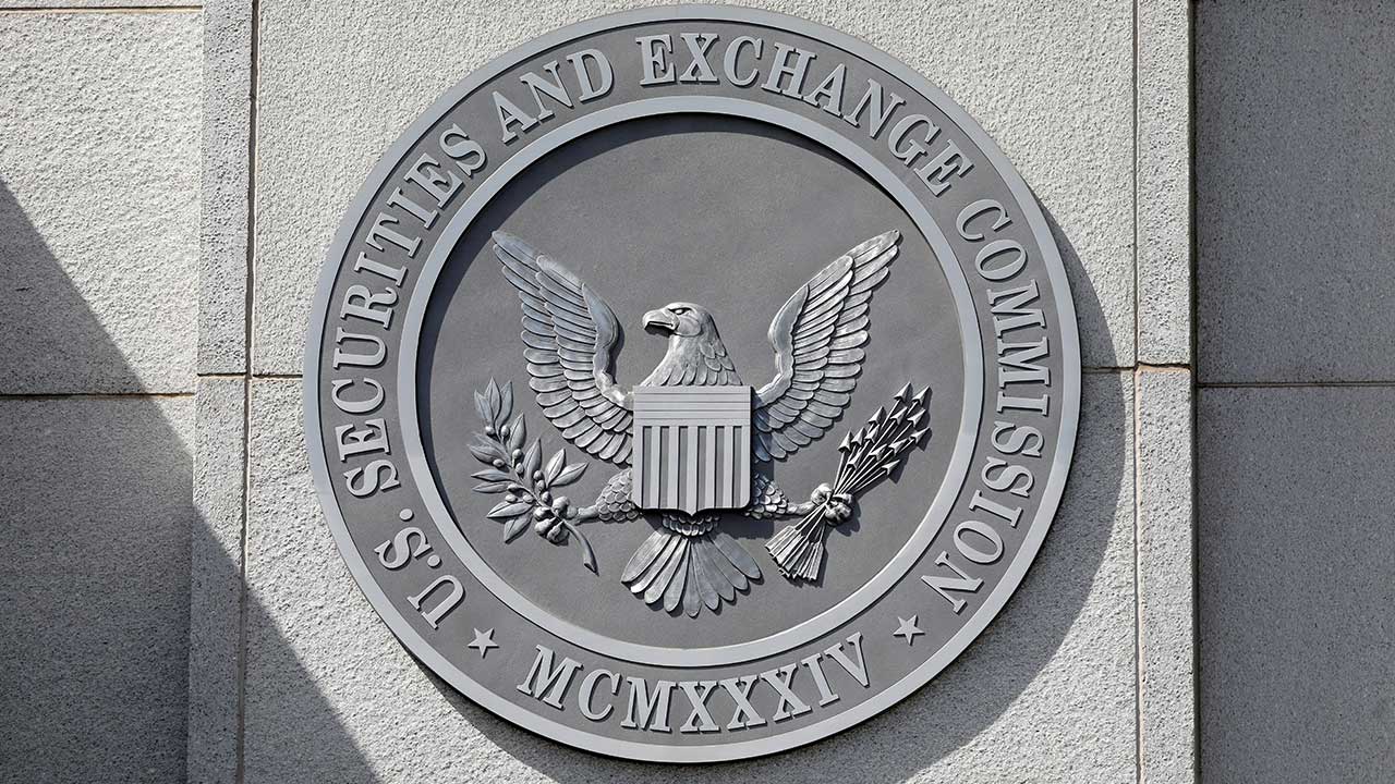 "트럼프, SEC 위원장에 친가상화폐 인사 물색 중"