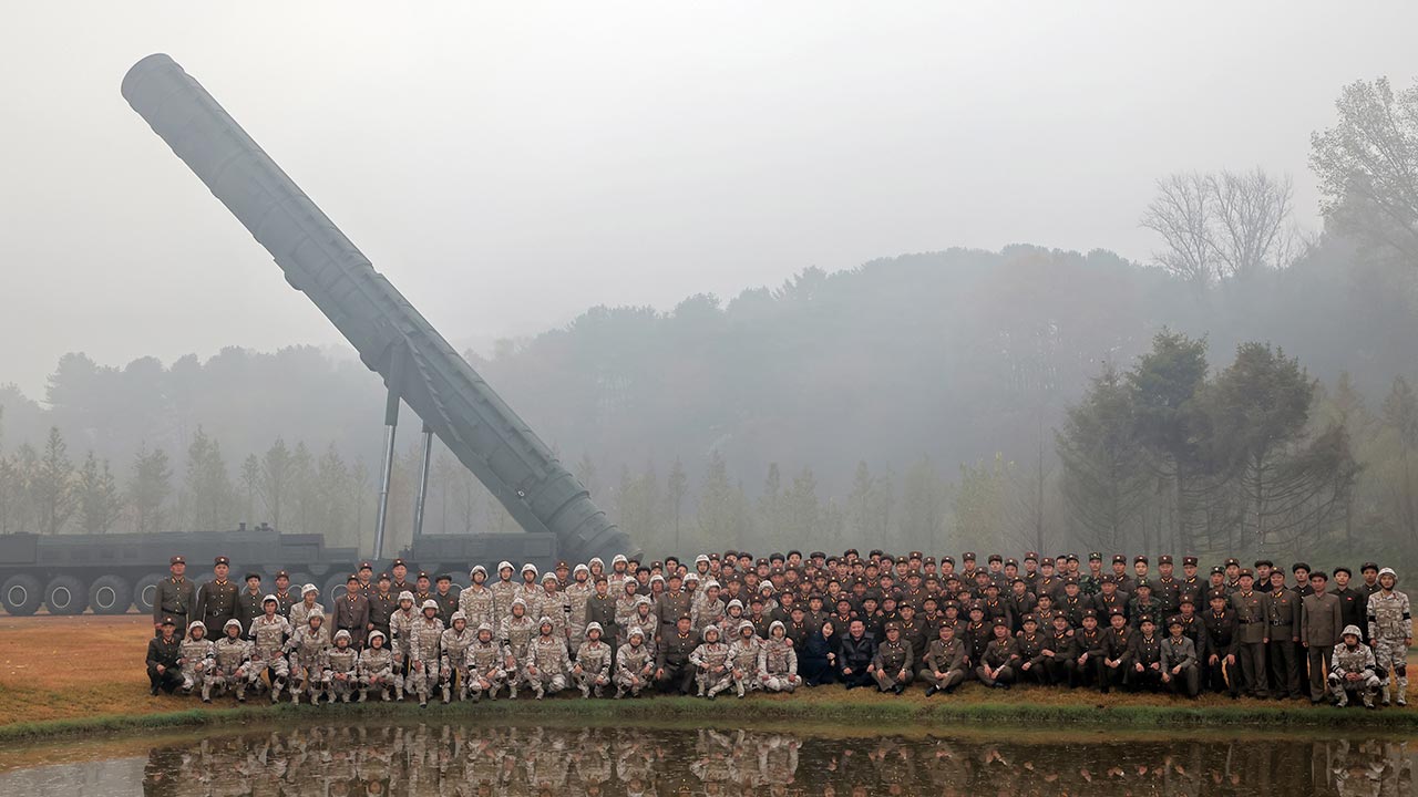 "북 자강도 용림에 미사일기지ICBM 연대여단급 병력 주둔"