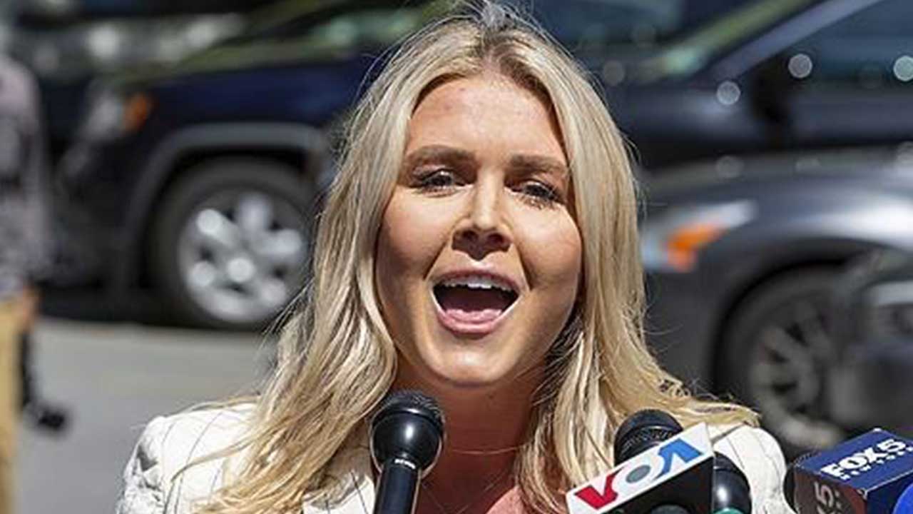 트럼프, 집권 2기 백악관 대변인에 20대 캐롤라인 레빗 발탁