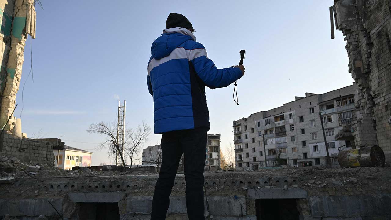 우크라 '전쟁 관광' 성업‥학살 현장 관광지 논란도