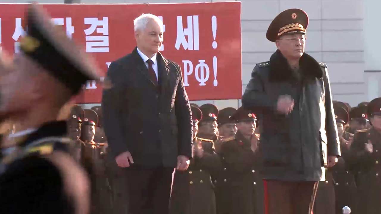방북한 러시아 국방부 장관 "군사협력 빠르게 확대"