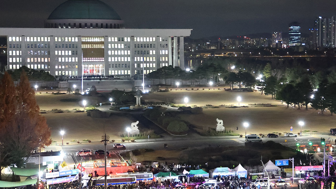 EU·영국 "한국 계엄 상황 예의주시 중"