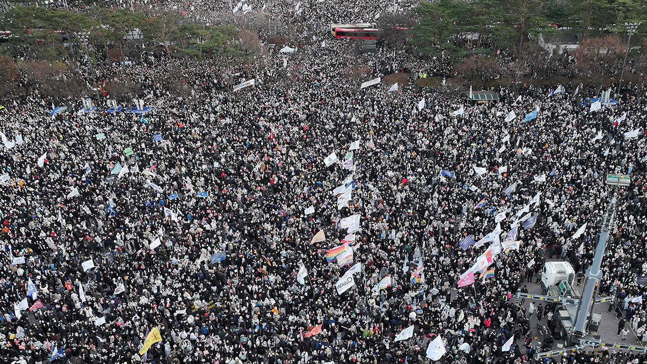 '윤 대통령 탄핵안 가결' 소식 중국 실시간 검색어 1위