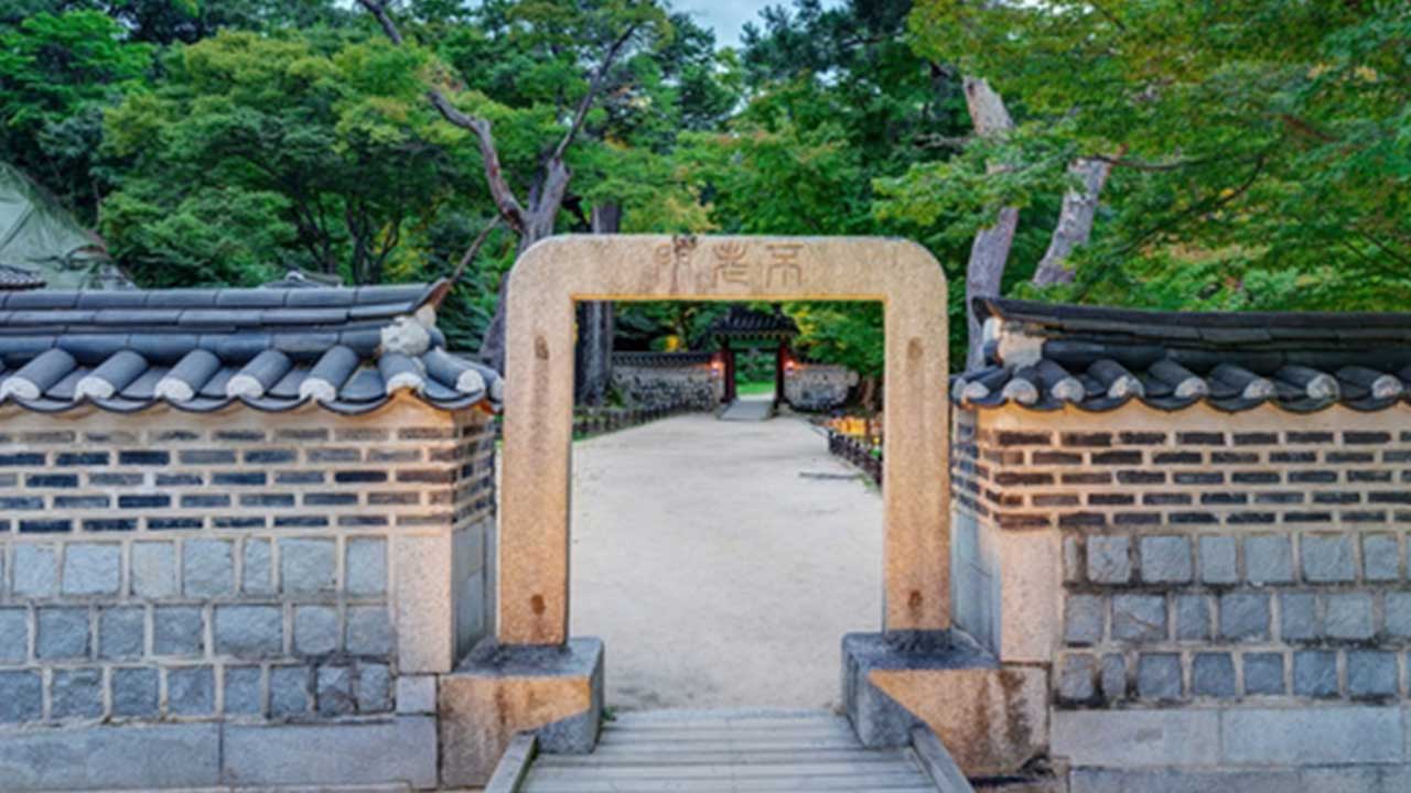 왕의 장수 기원하던 돌 문‥창덕궁 불로문, 이제 못 지나간다