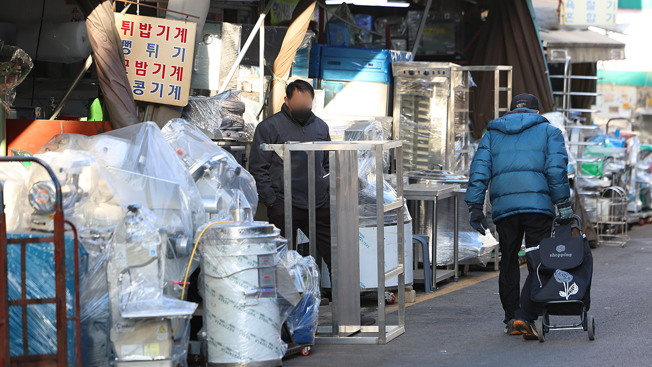 "소상공인 10명 중 7명 작년 경영성과 부진‥올해도 부정적"