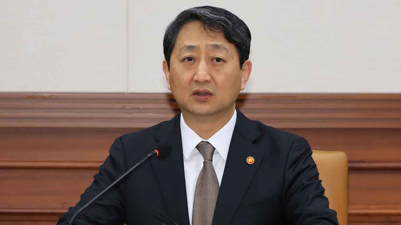 산업장관 "체코 원전 계약, 문서작업 완료‥늦어도 5월 초 마무리 희망"