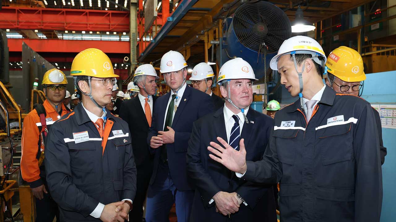 미 해군장관, HD현대·한화오션 사업장 방문‥군함 건조 협력 논의