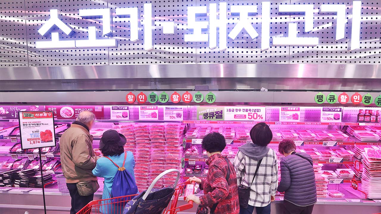 사료비용 내렸지만 고기값 더 큰 폭 하락‥한우 수익성 3년째 적자