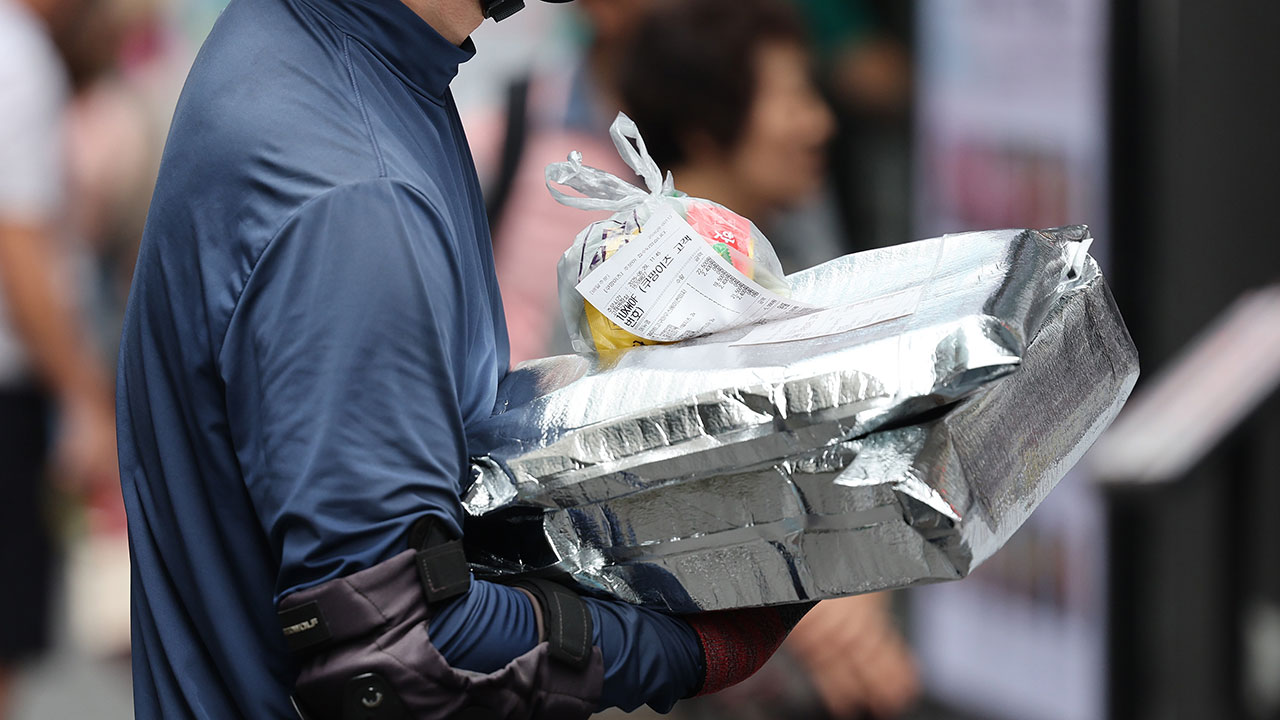 5월 온라인쇼핑 0.9% 늘어난 22.5조‥음식 배달 증가