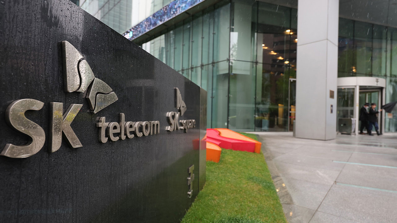 해킹 사태 여파‥SKT 시장 점유율 40% 무너져