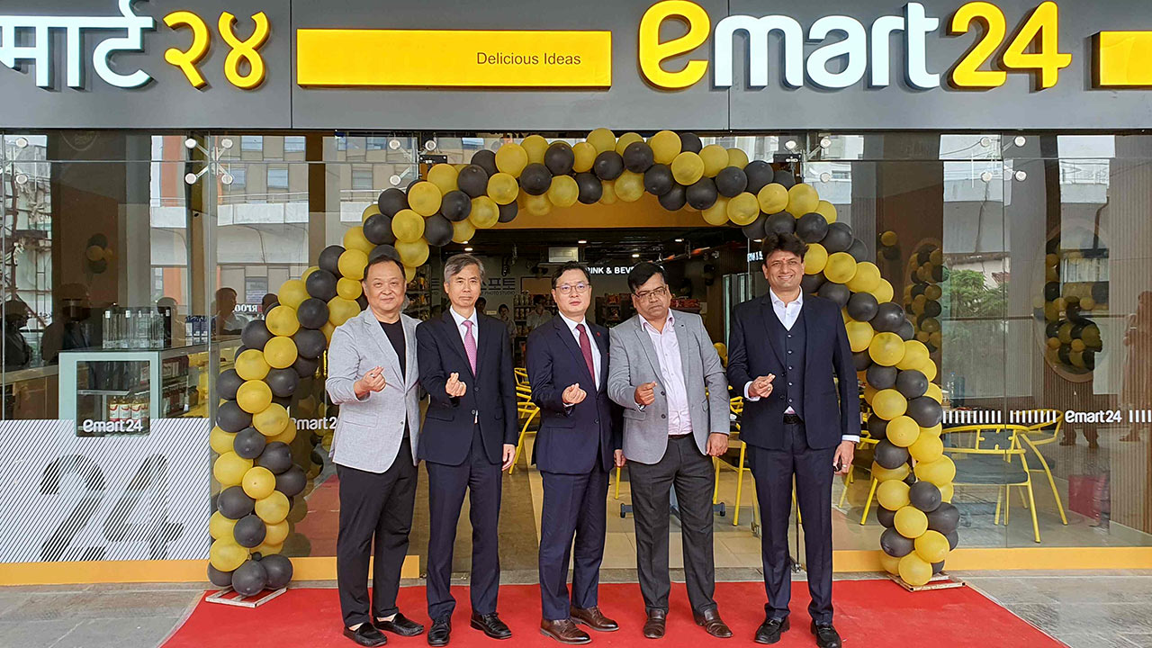 이마트24, 한국 편의점 최초 인도에 1호점 문 열어