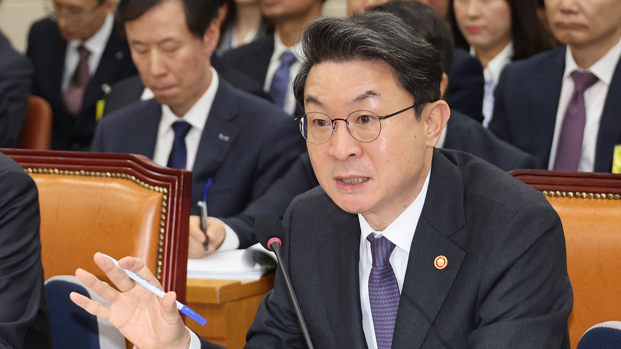 이억원 금융위원장, '갭투자 논란'에 "무겁게 받아들인다"