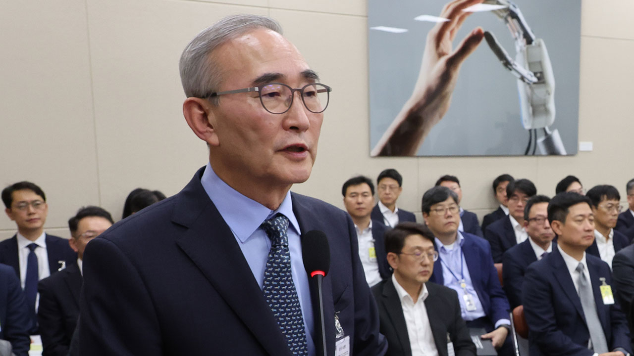 KT, 해킹 피해자 보상안 발표‥유심 전면 교체 논의도