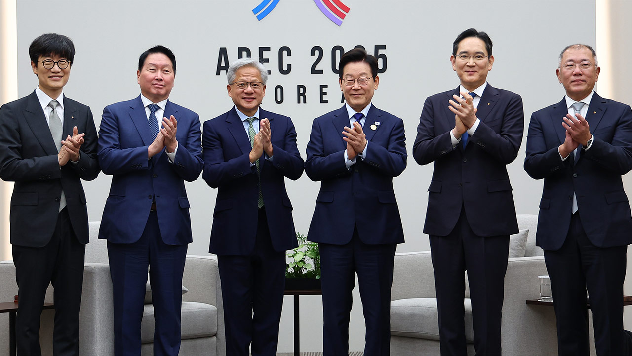 삼성전자, 엔비디아와 'AI공장' 만든다‥GPU 5만 개 투입