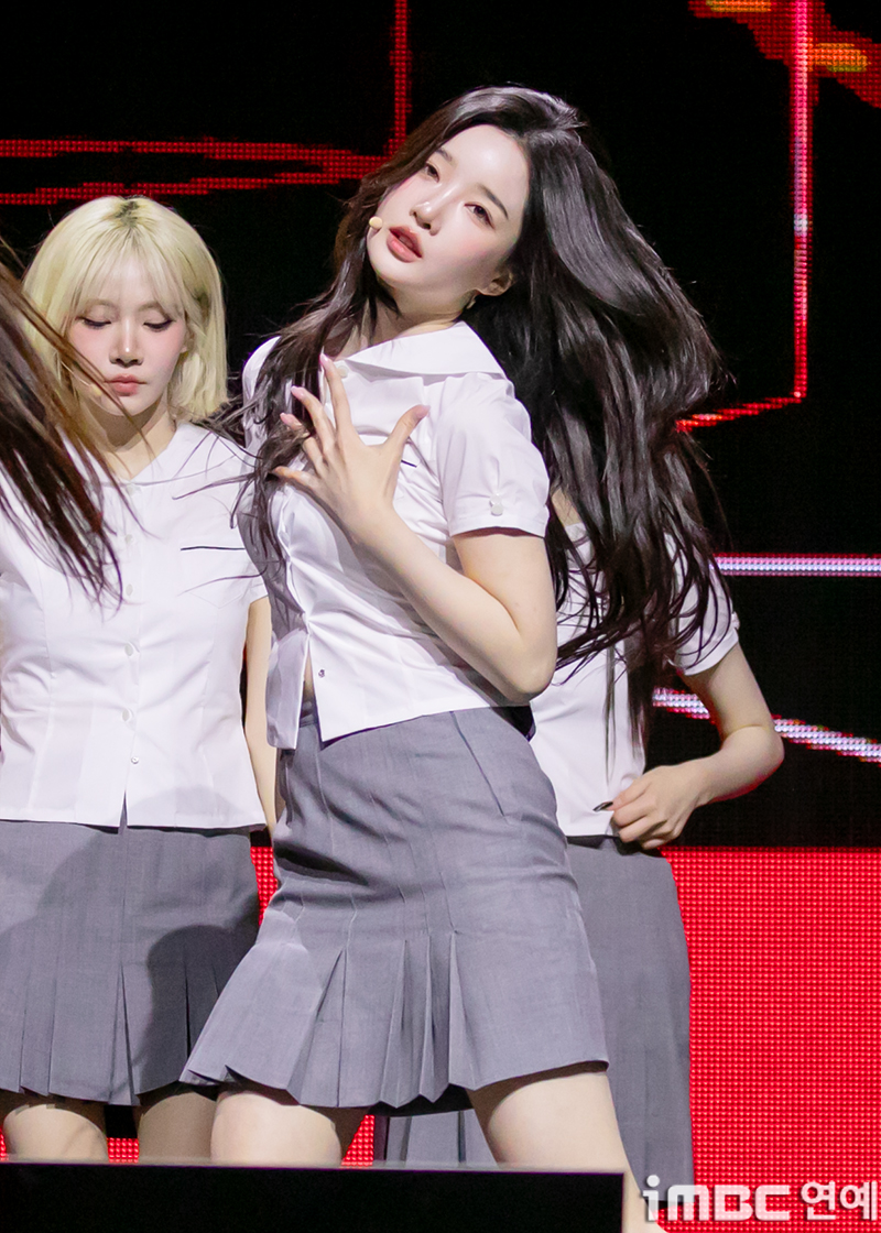 포토 트리플에스 김유연 완벽 퍼포먼스