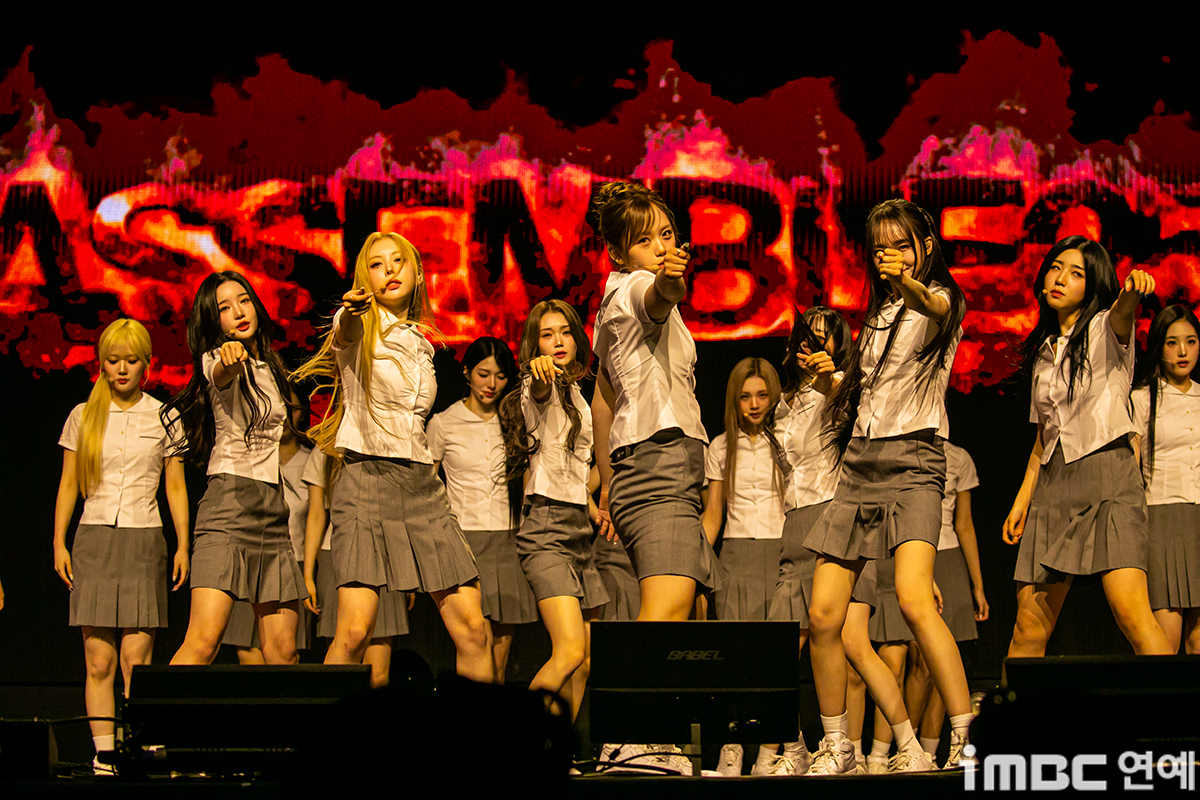 완전체 컴백 트리플에스 깨어로 전할 청춘 향한 응원 종합