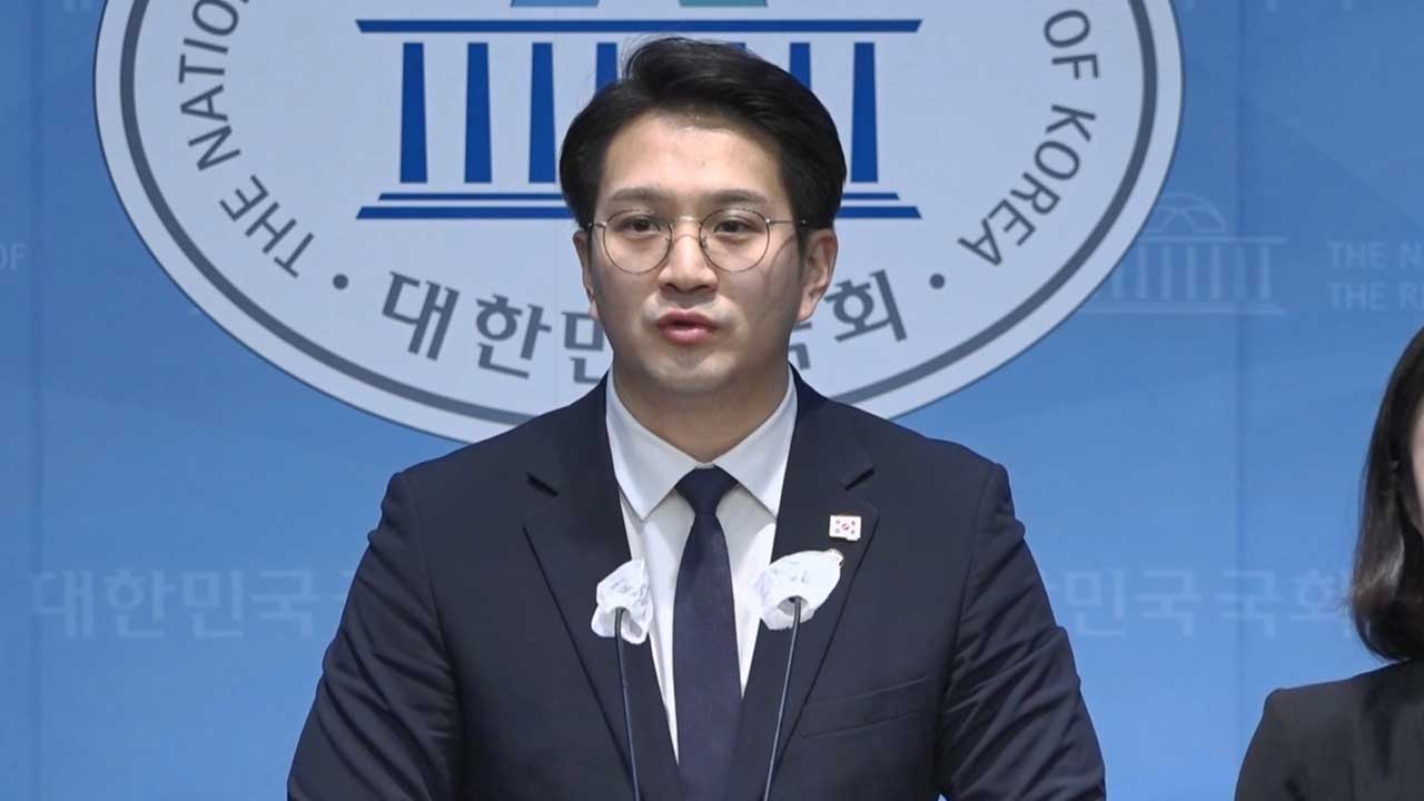 때아닌 '카톡 검열' 논란‥야 "내란선전 퍼나르면 고발" 여 "'강요·협박' 전용기 고발"