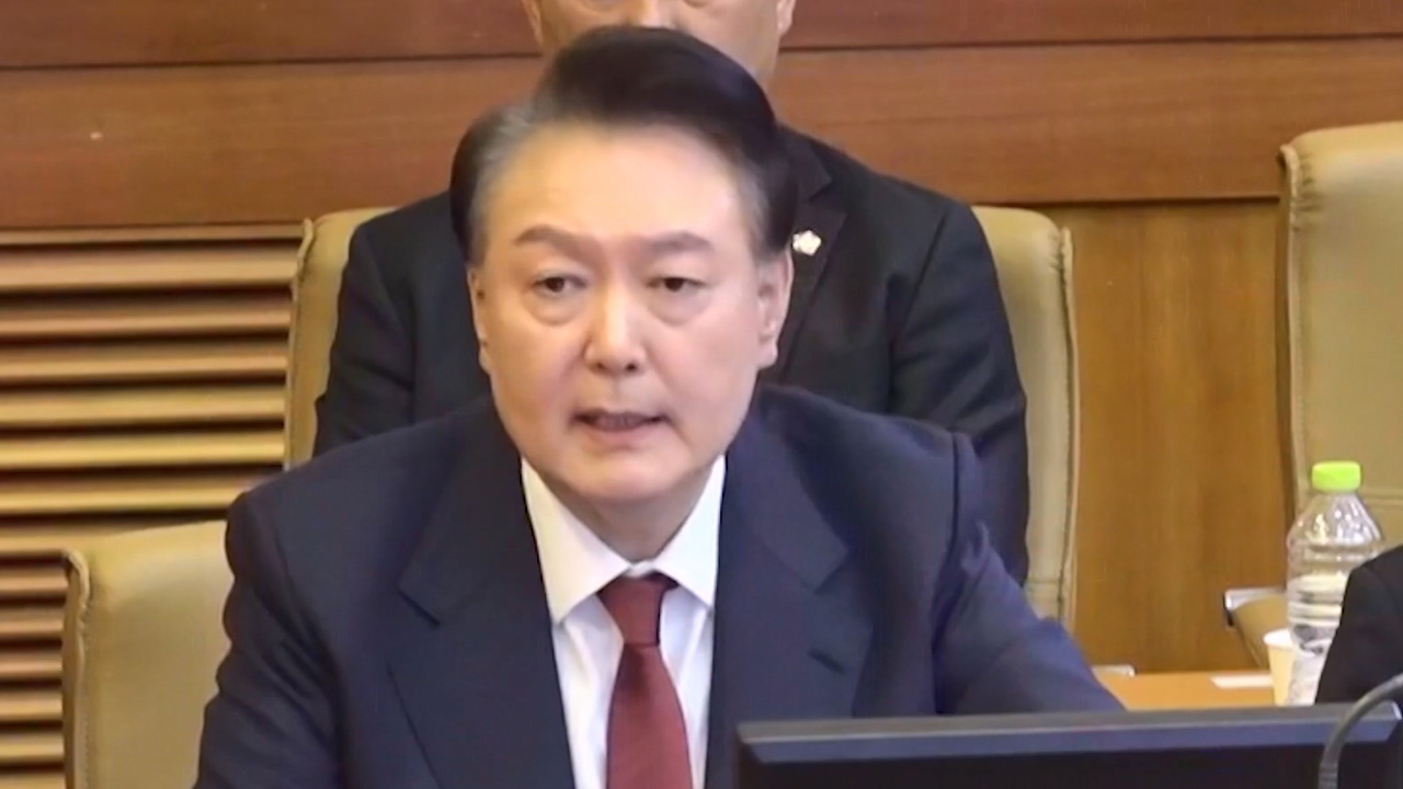 尹 "호수 위 빠진 달 그림자"‥여당 내에서도 "계엄이 없던 일 되나" 