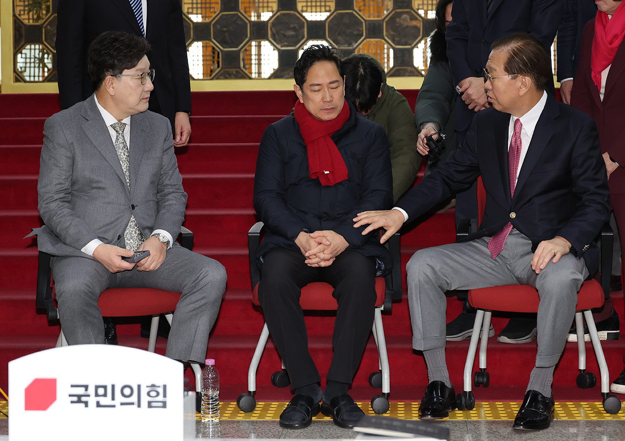 '마은혁 임명 반대' 박수영, 나흘 만에 카지노사이트 바카라사이트 중단