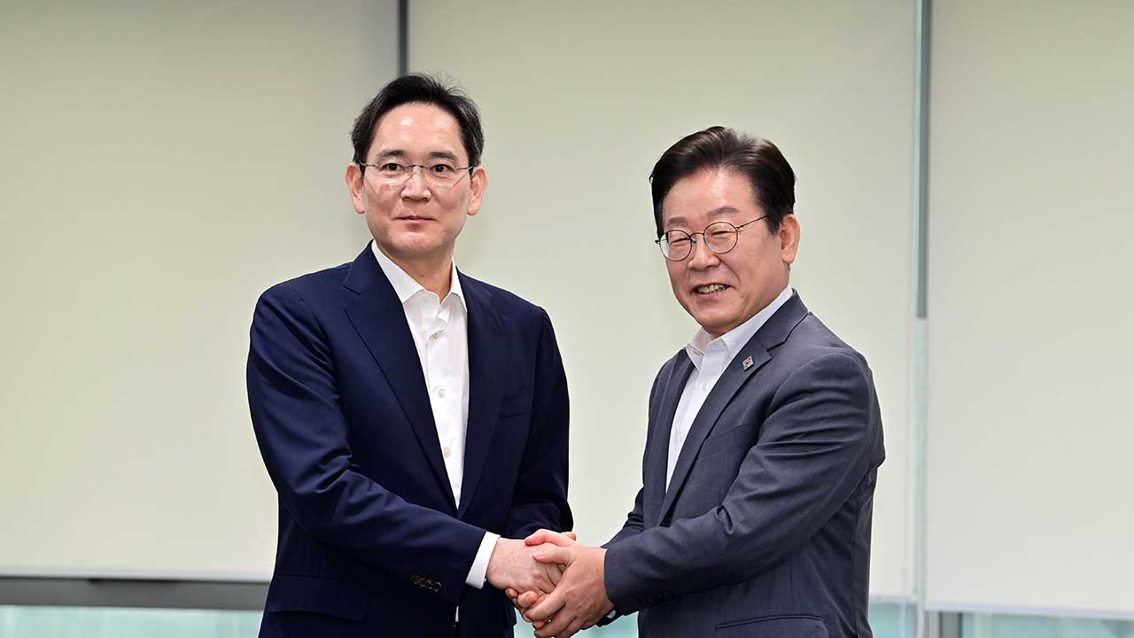 이재용 만난 이재명 "삼성이 경제성장 견인차 역할 잘 해달라"