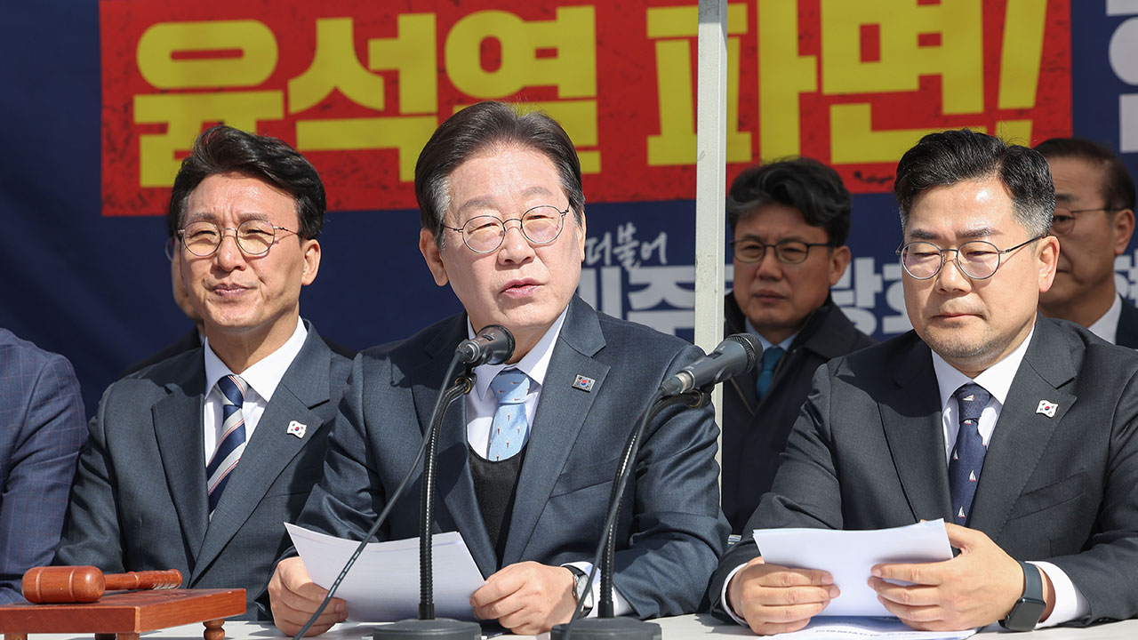 이재명 " 이유 없이 헌재 선고 미루는 것, 헌정 위협"