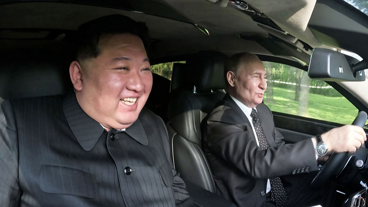 통일부 "북한, 러시아와 밀착‥중국과 관계개선 모색"