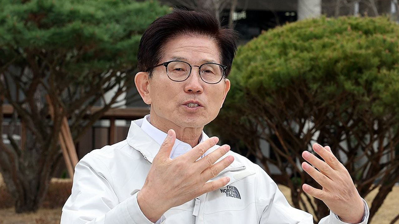 김문수 "아무런 욕심 없지만 이 나라가 이렇게 가선 안 돼" 