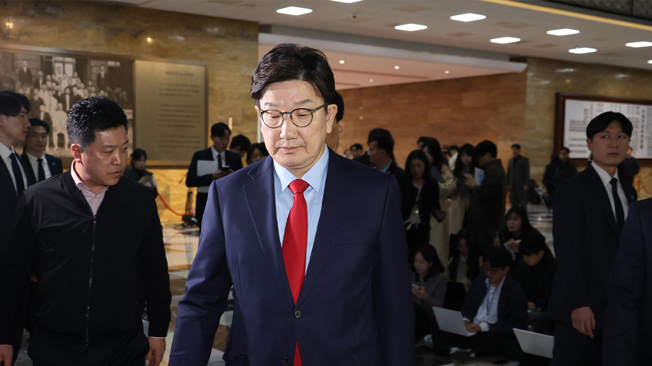 권성동 "개헌 논의 거부한 이재명, 절대 권력 휘두르겠다는 것"