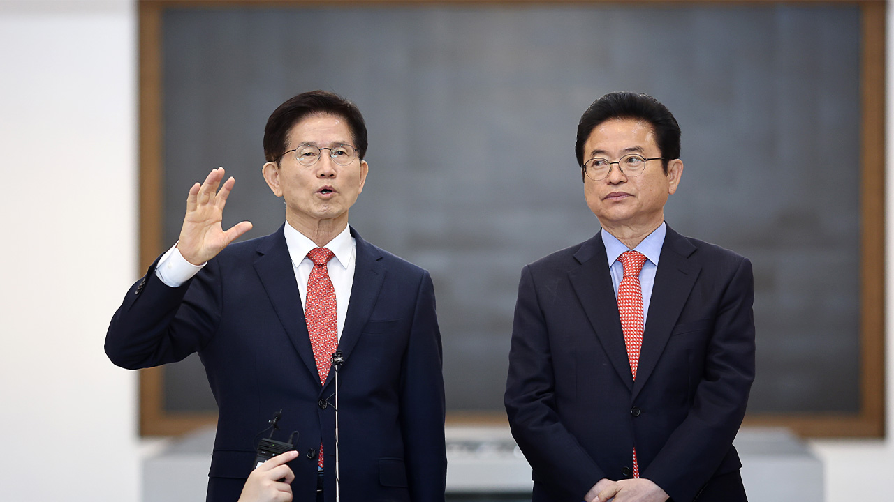 김문수·이철우, 박정희기념관서 만나 "박정희 동상 세워야" 