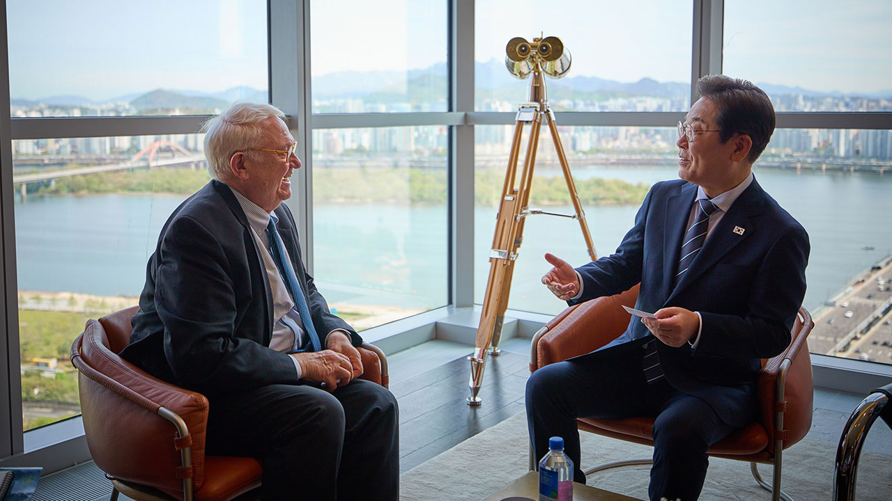 이재명, 미국 CSIS소장 만나 "한미동맹 기반 둔 한일·한미일 협력"