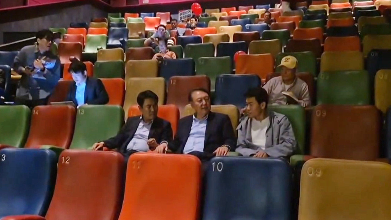 윤석열, 파면 뒤 첫 공개행보‥부정선거 다큐 시사회 참석