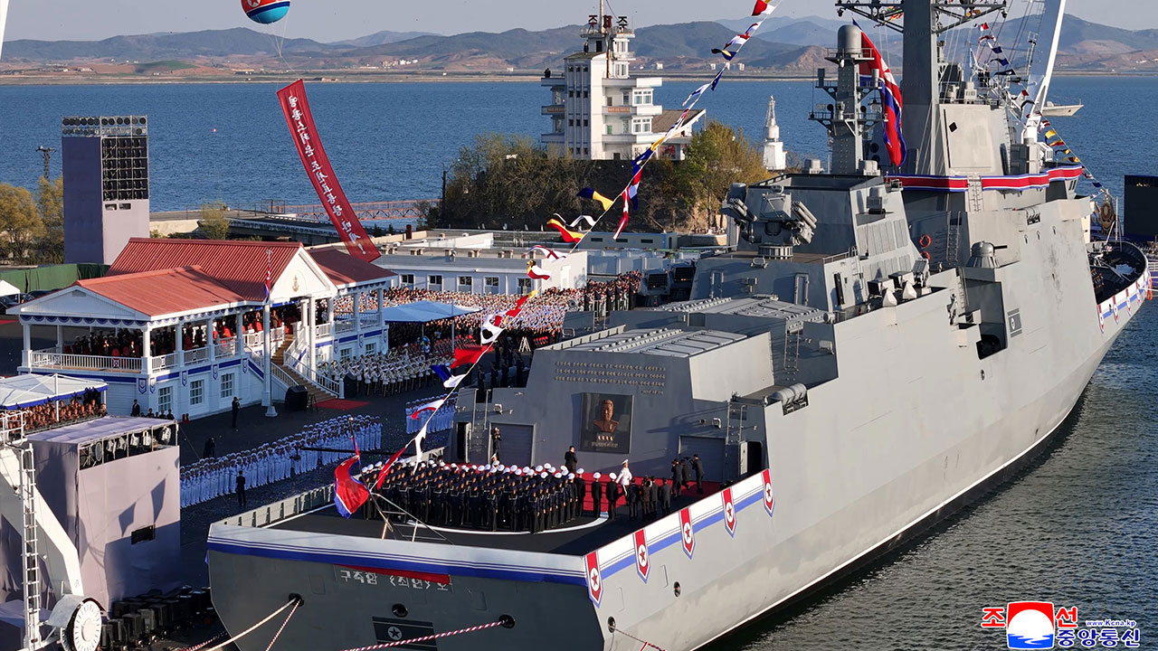 북 "구축함 진수과정서 엄중 사고"‥김정은 "용납못할 범죄행위"