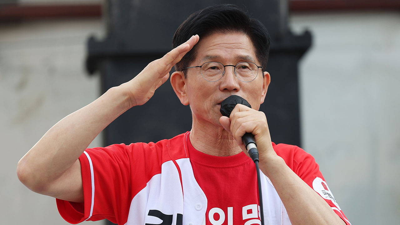 민주당 "김문수, 탄핵 정당성 부인‥윤석열 사면 외칠 것"