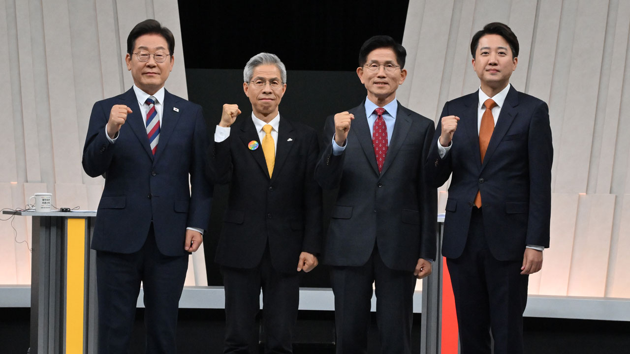 이재명 "외교 근간은 한미동맹"김문수 "전술핵 재배치"