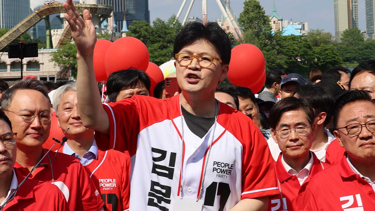 한동훈 "국민의힘 정체성, '계엄 옹호' 아닌 '계엄 저지'여야"