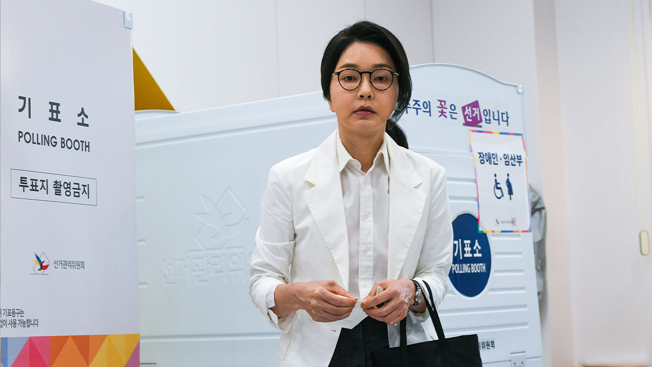 윤석열 전 대통령 부부, 서초구 사저 인근서 바카라사이트 홍보 승리바카라