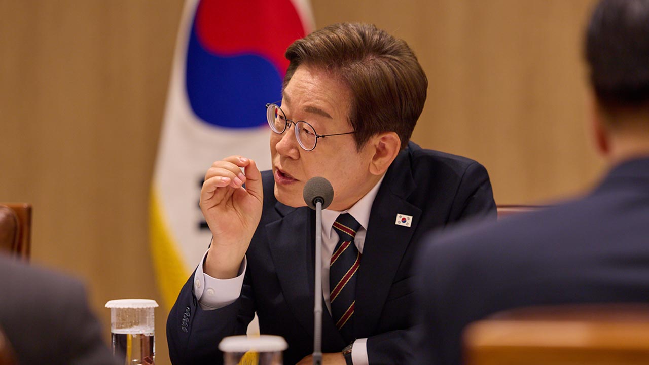 이 대통령 "물가 안정과 경제 회복에 모든 수단 총동원"