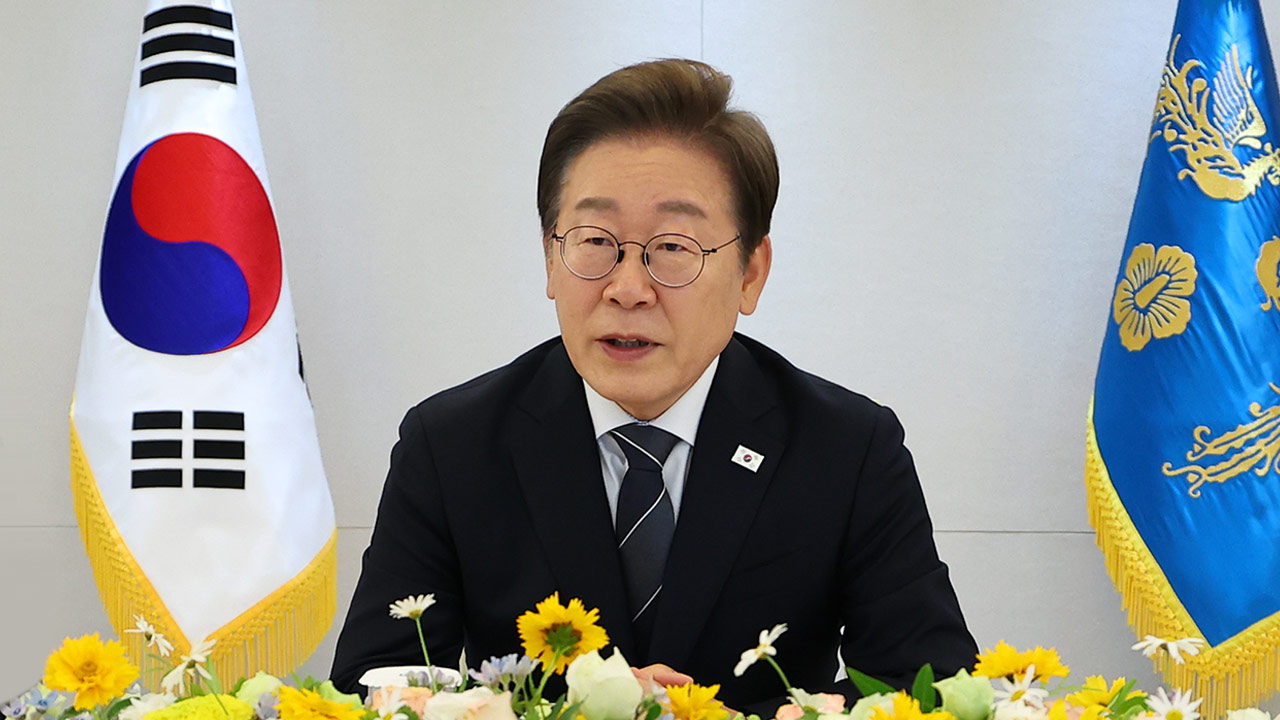 리얼미터 "이 대통령 첫 국정지지율 58.6%‥민주 49.9%, 국힘 30.4%"