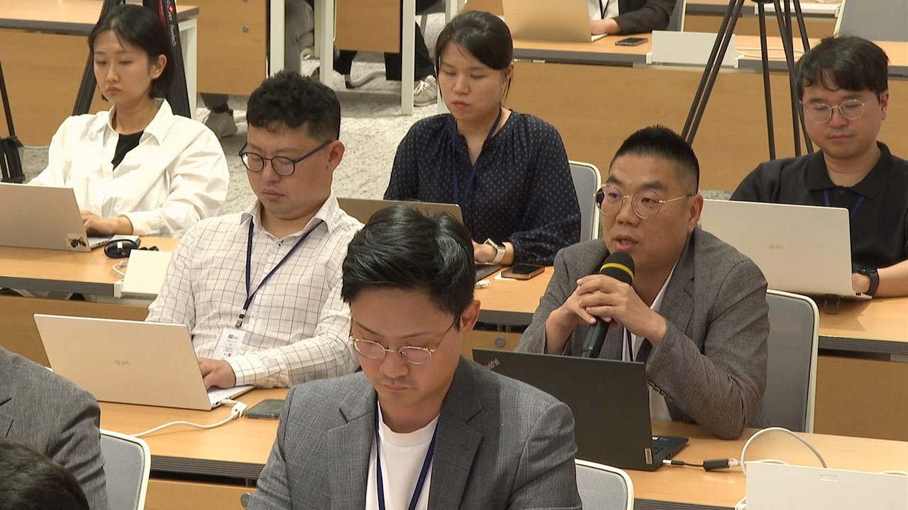 대통령실 브리핑 쌍방향 생중계 시작‥"백브리핑 실명 보도 가능"