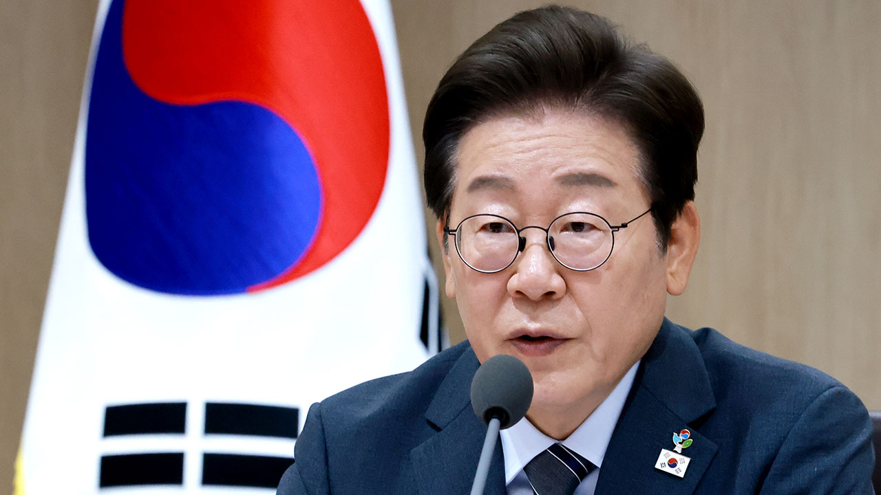 이재명 대통령 "공직자 작은 관심과 판단으로 누군가는 죽고 살아"