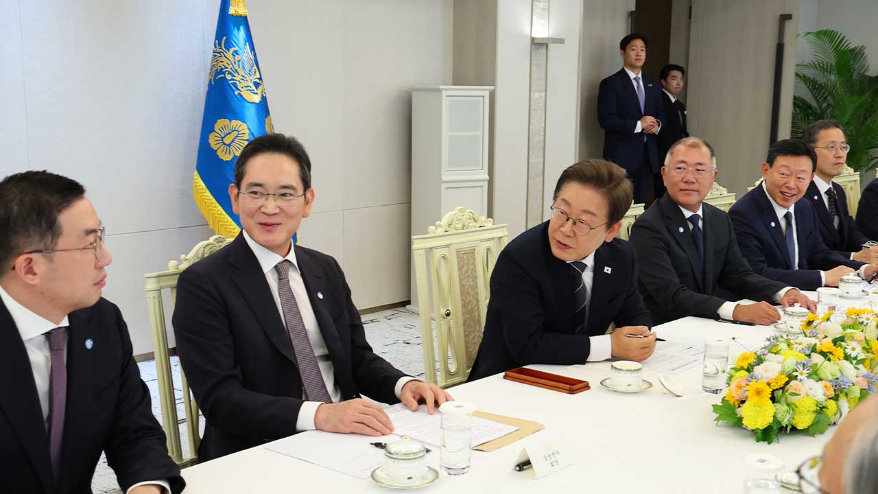 이 대통령, 정의선·구광모와 연달아 회동‥"기업과 원팀 정신"
