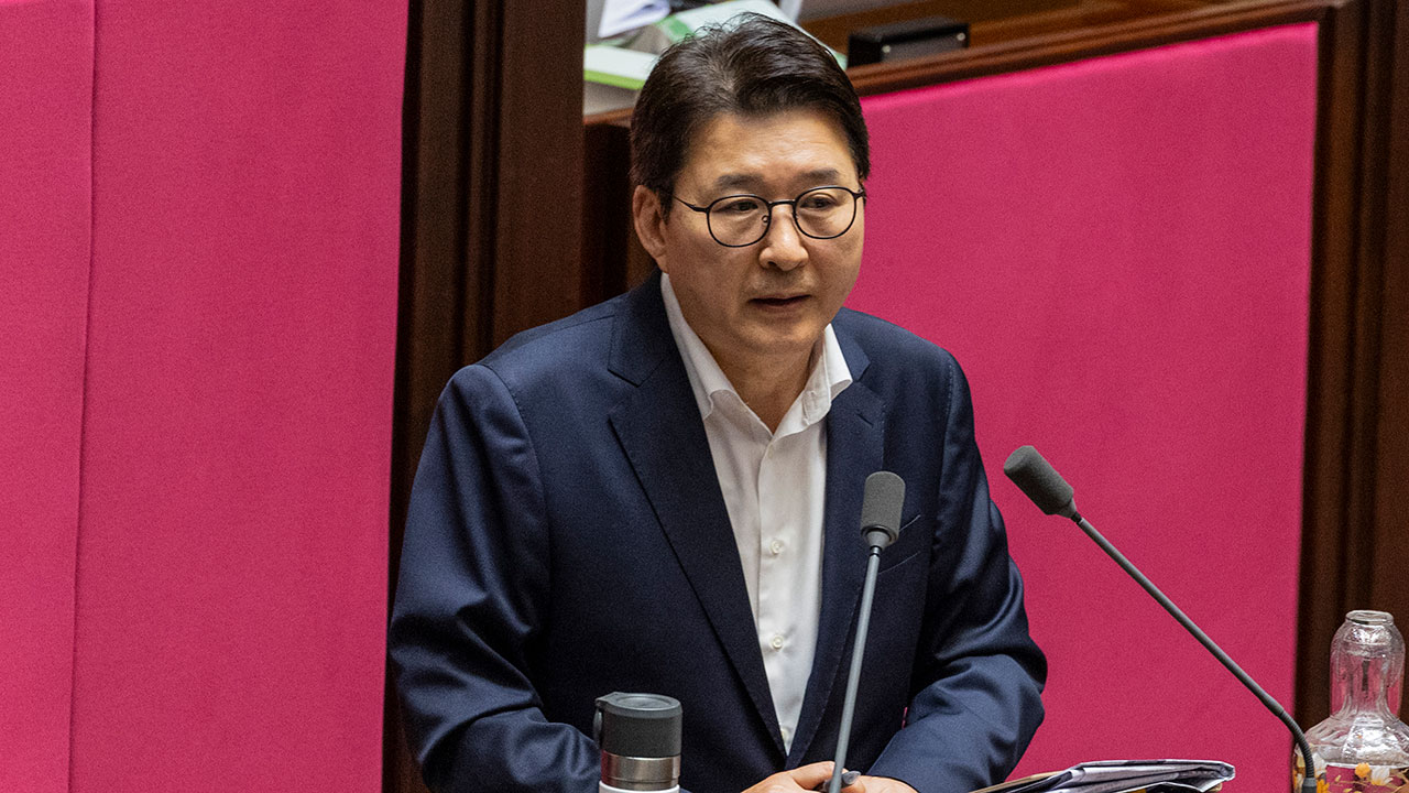 국민의힘, '방송법 개정안' 무제한 토론 돌입‥첫 주자 신동욱 "노조가 방송 장악할 것"