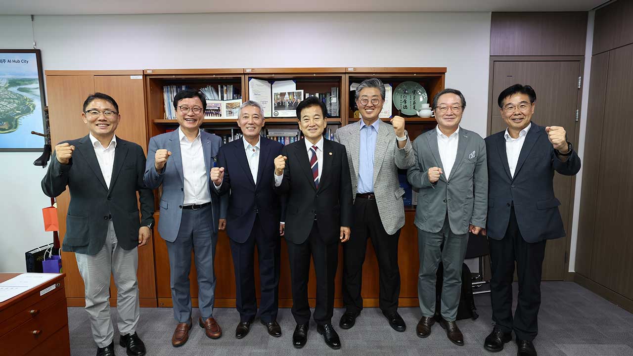 정동영, 대북 지원 단체 만나 "북측 접촉되면 협력기금 지원 재개"