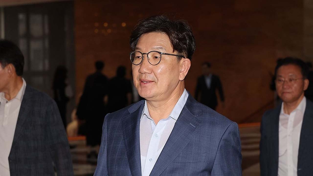 조국혁신당 "권성동, 통일교 1억에 쇼핑백까지‥민주주의 암적 존재"