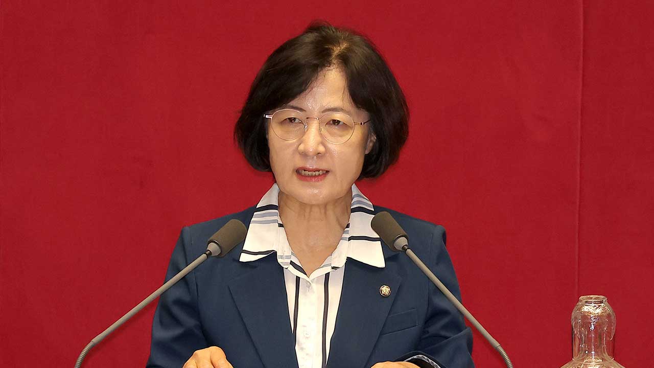 국회 법사위원장에 추미애 선출‥추미애 "권력기관 개혁에 최선"