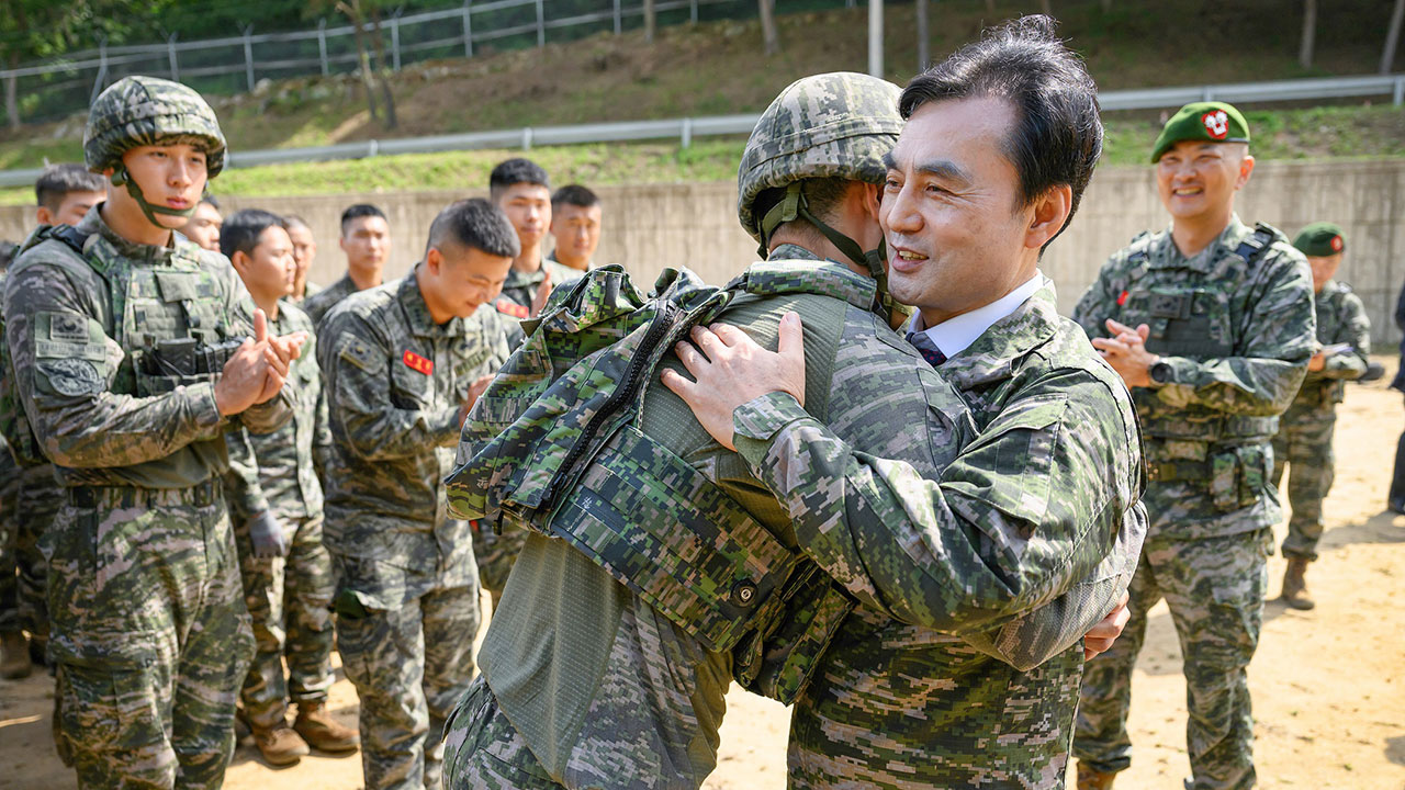 안규백 국방장관, 서해 최전방 해병부대 방문‥대비태세 점검
